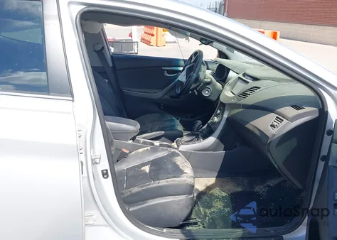 2015 Hyundai Elantra Limited z USA, uszkodzony, nr VIN KMHDH4AE4FU326988